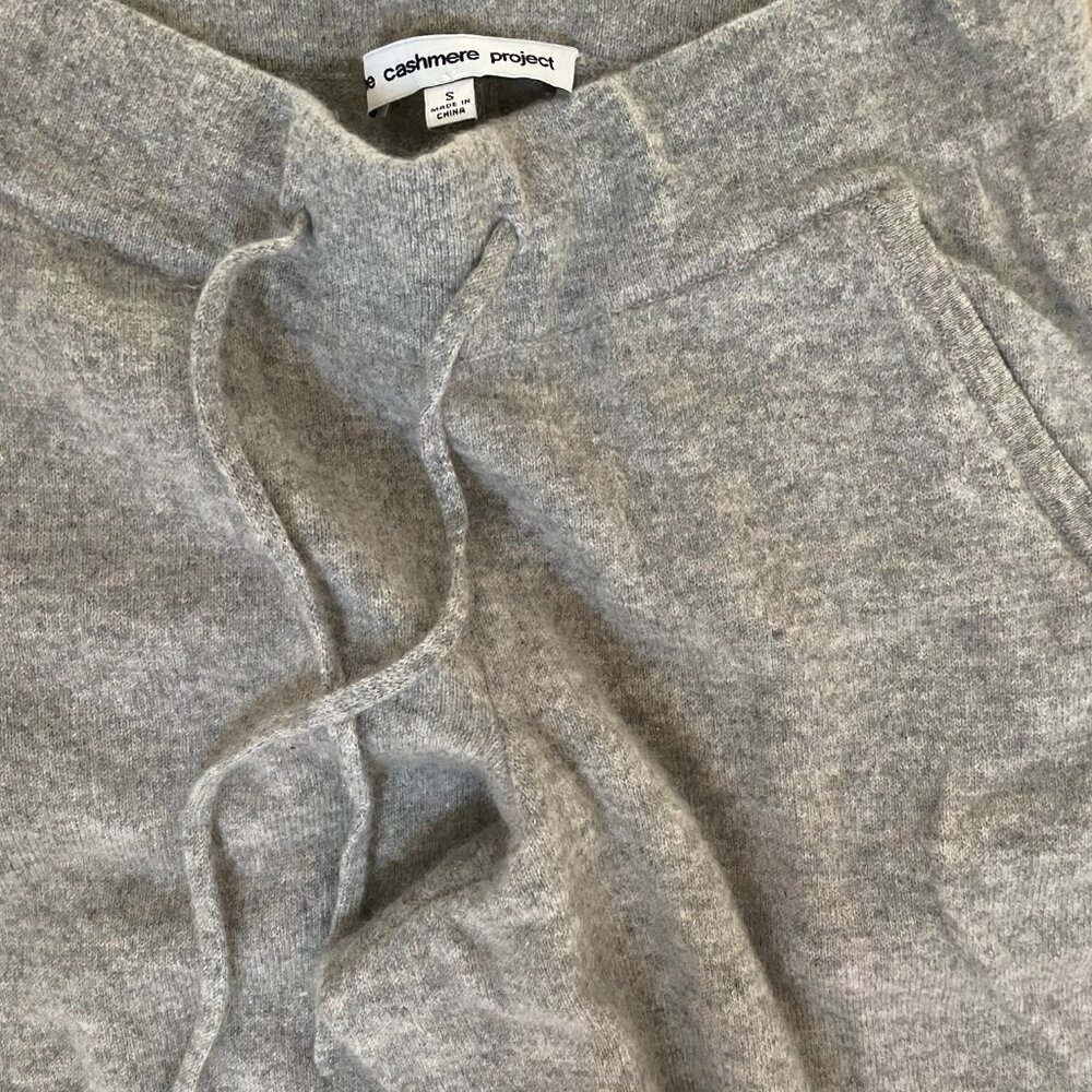 Cashmere Sweats - Picture 3 of 3